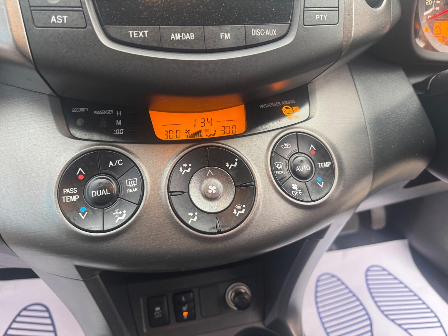 Used Toyota RAV4 2011 for sale - 76786641: Photo 52