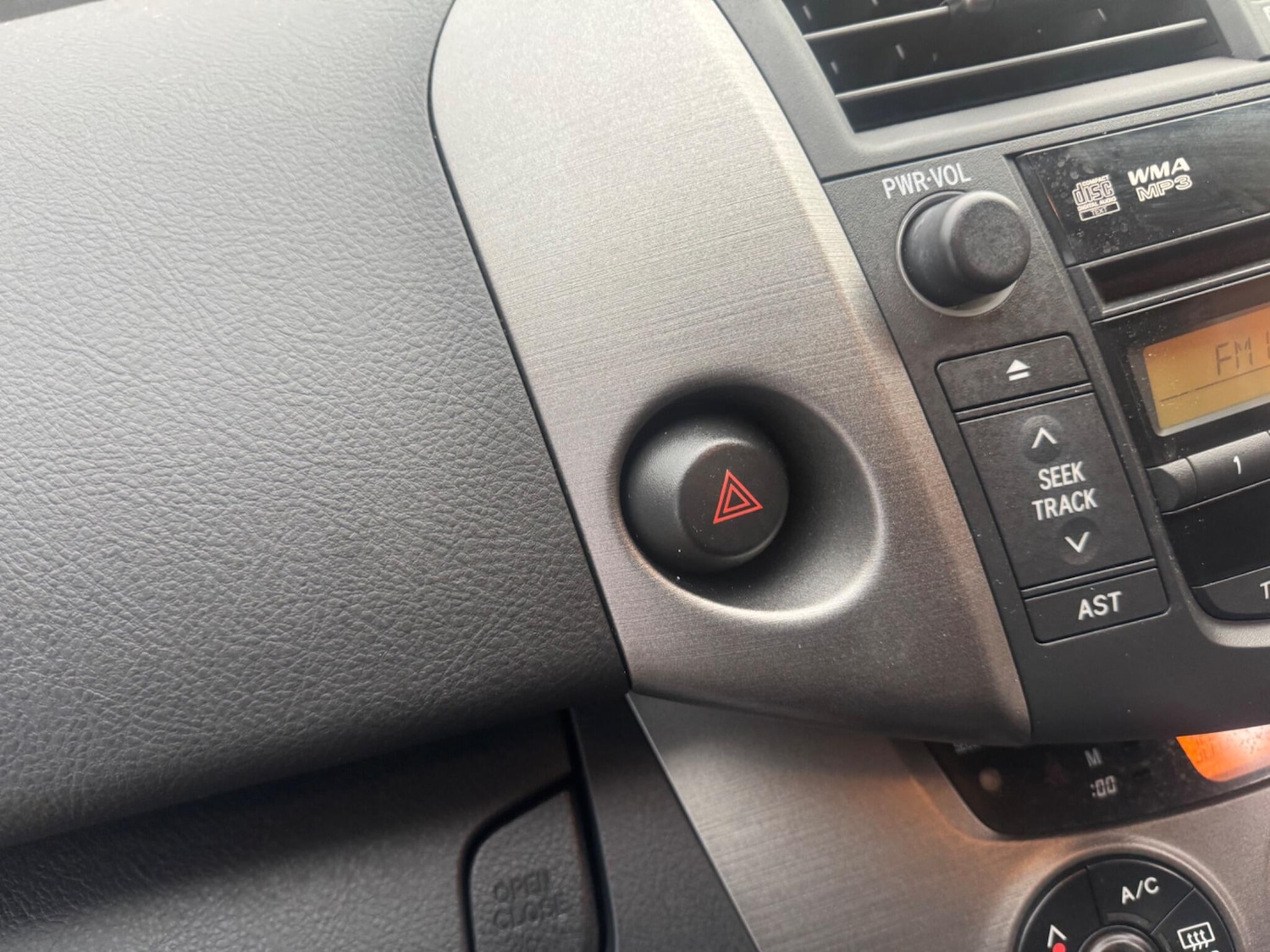 Used Toyota RAV4 2011 for sale - 76786641: Photo 6