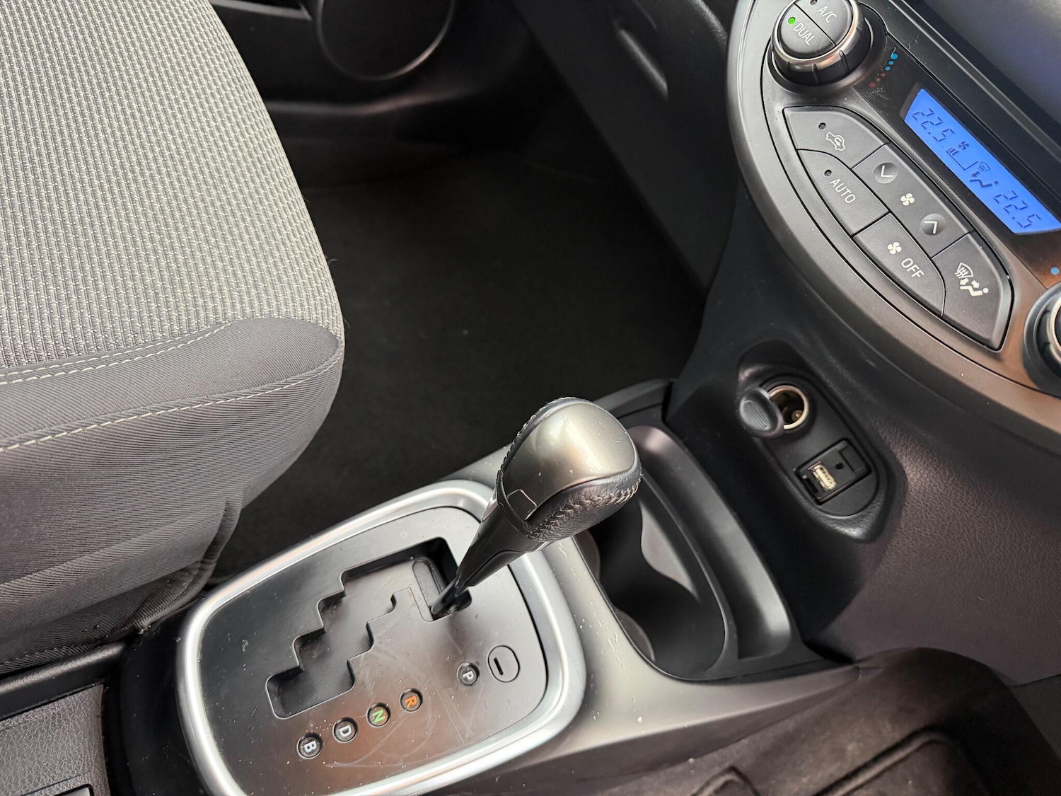 Used Toyota Yaris 2016 for sale - 77215825: Photo 19