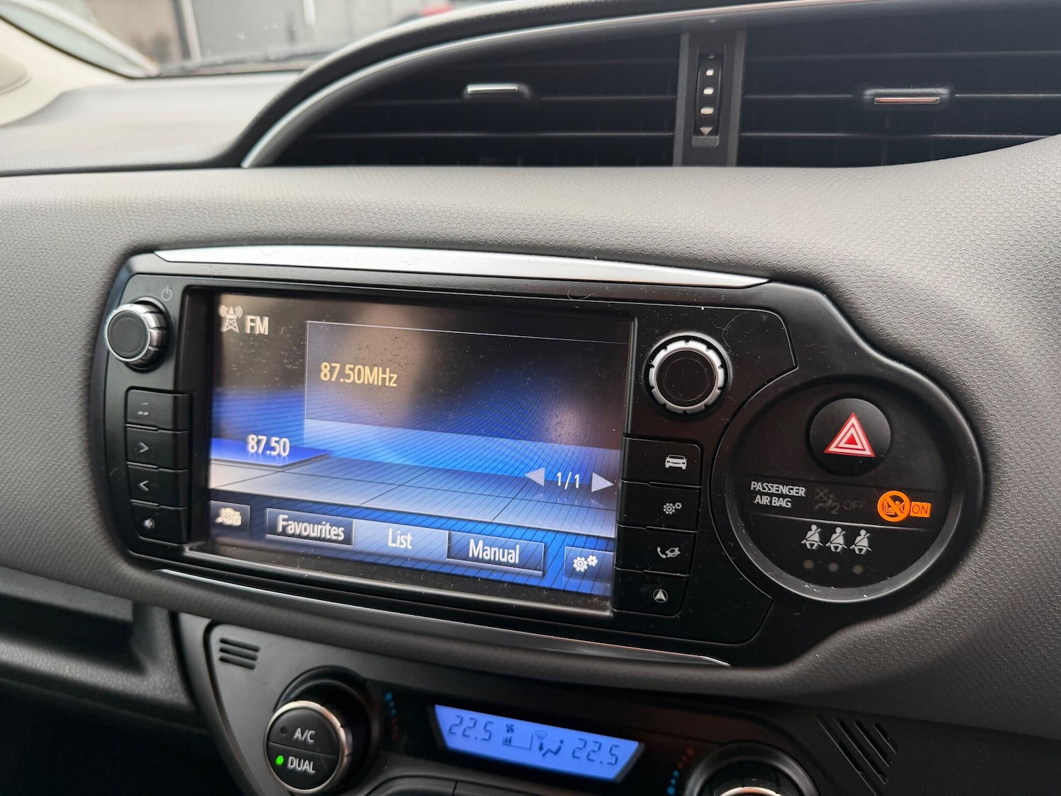 Used Toyota Yaris 2016 for sale - 77215825: Photo 30