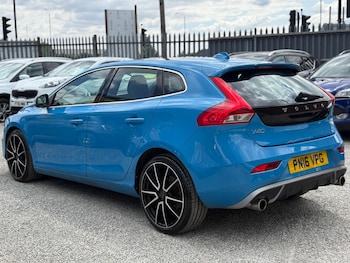 Used Volvo V40 2016 for sale - 79268943: Photo