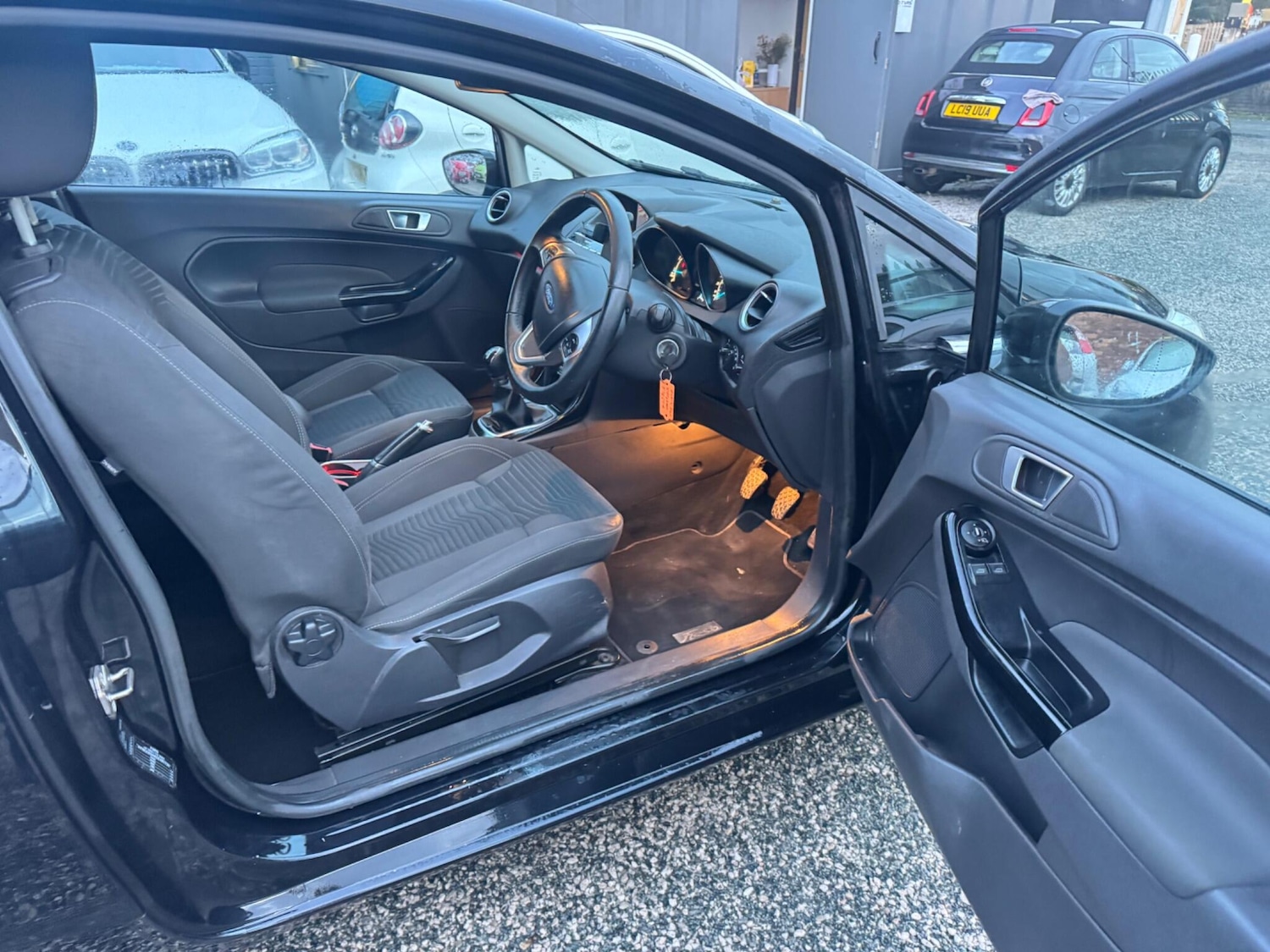 Used Ford Fiesta 2014 for sale - 76786700: Photo 32