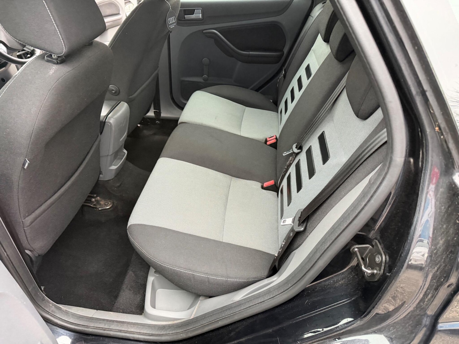 Used Ford Focus 2010 for sale - 77425942: Photo 20