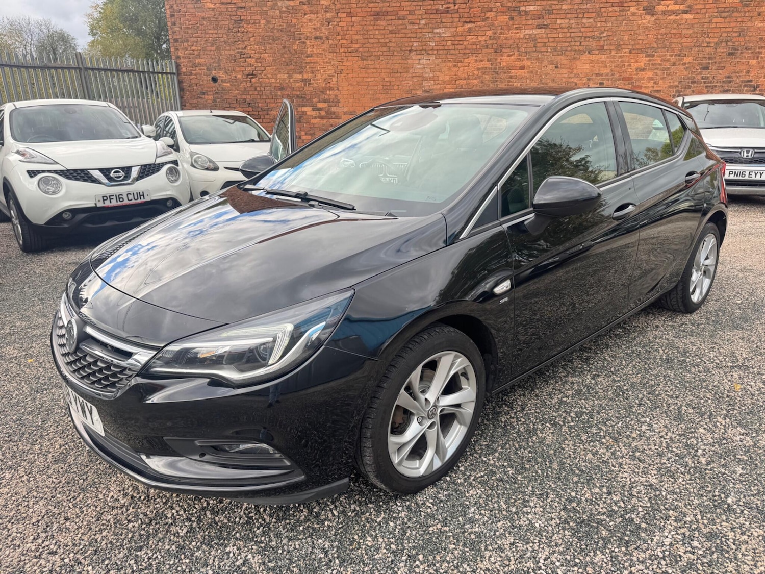 Used Vauxhall Astra 2019 for sale - 76786528: Photo 2
