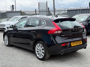 Used Volvo V40 2015 for sale - 79553361: Photo