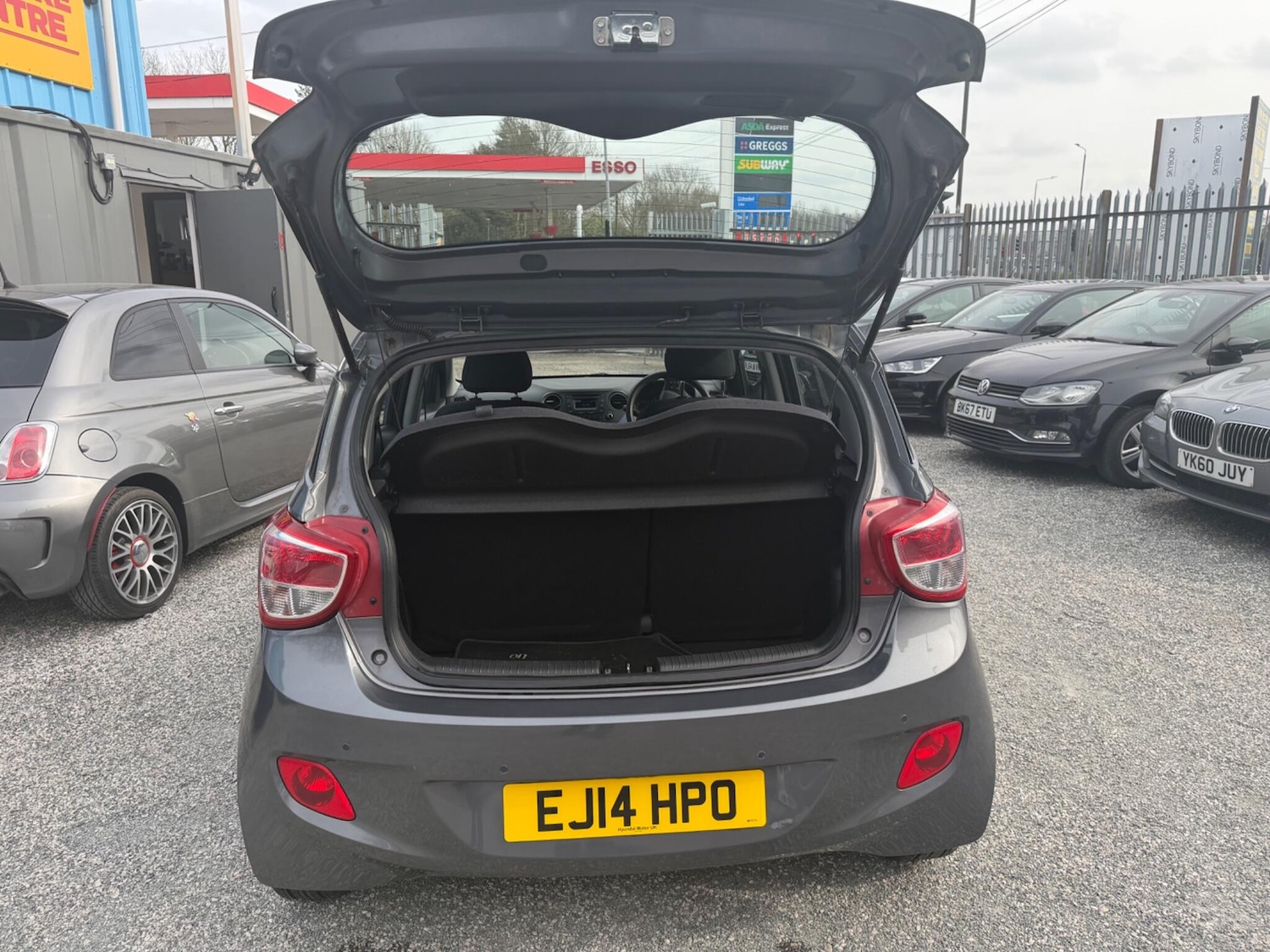 Used Hyundai i10 2014 for sale - 77993496: Photo 26