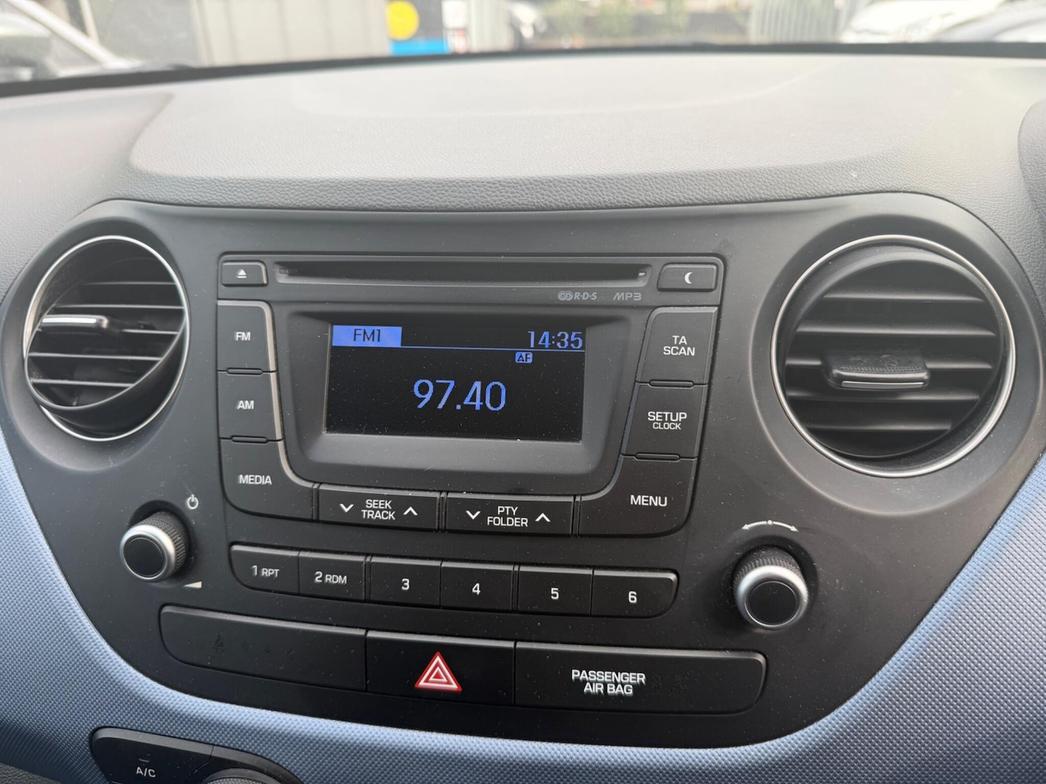 Used Hyundai i10 2014 for sale - 77993496: Photo 36