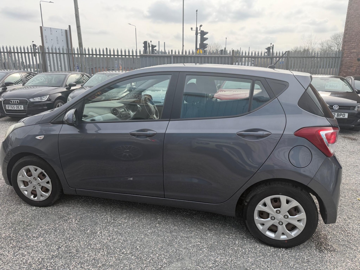 Used Hyundai i10 2014 for sale - 77993496: Photo 8
