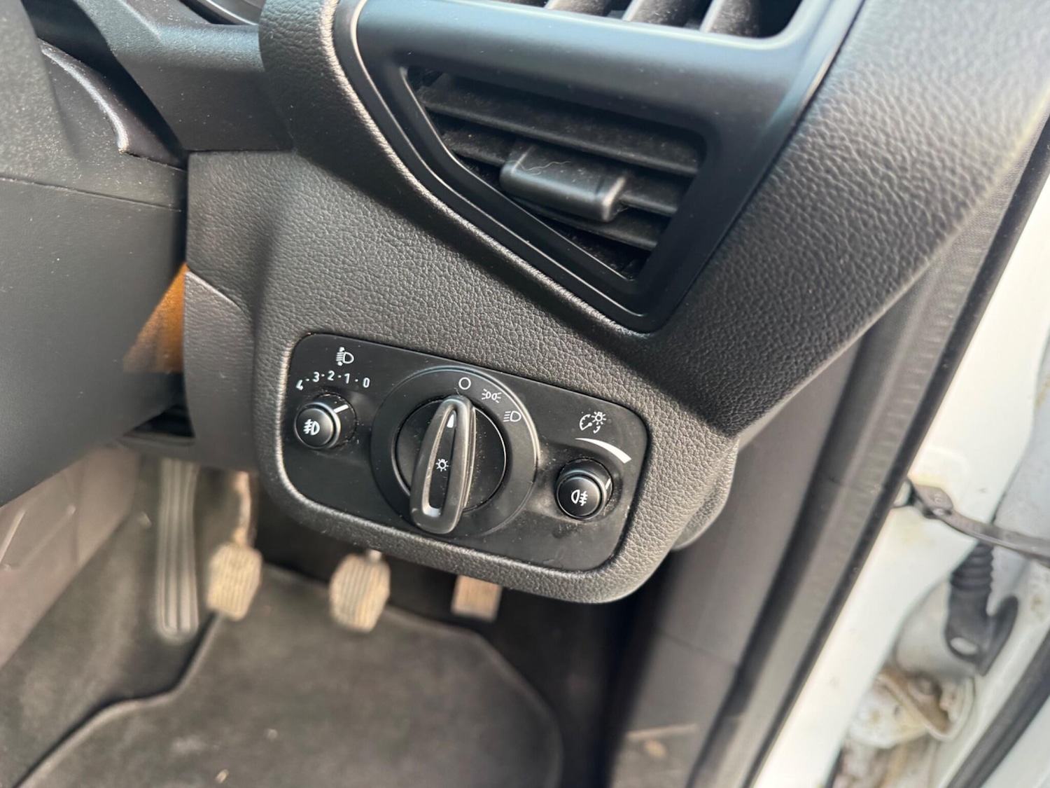 Used Ford Kuga 2015 for sale - 77883134: Photo 29