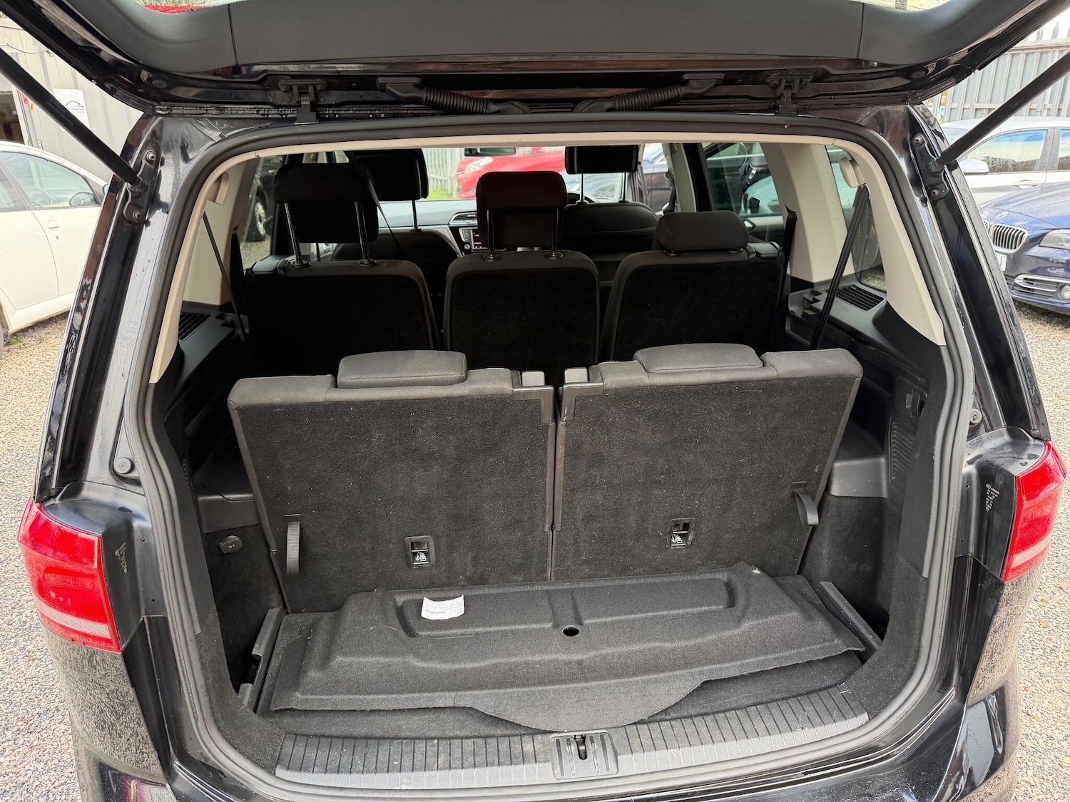 Used Volkswagen Touran 2016 for sale - 76786538: Photo 12