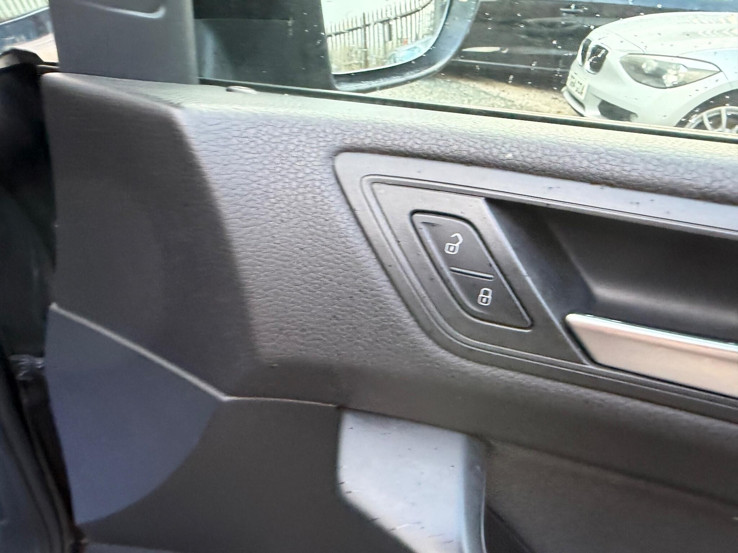 Used Volkswagen Touran 2016 for sale - 76786538: Photo 24