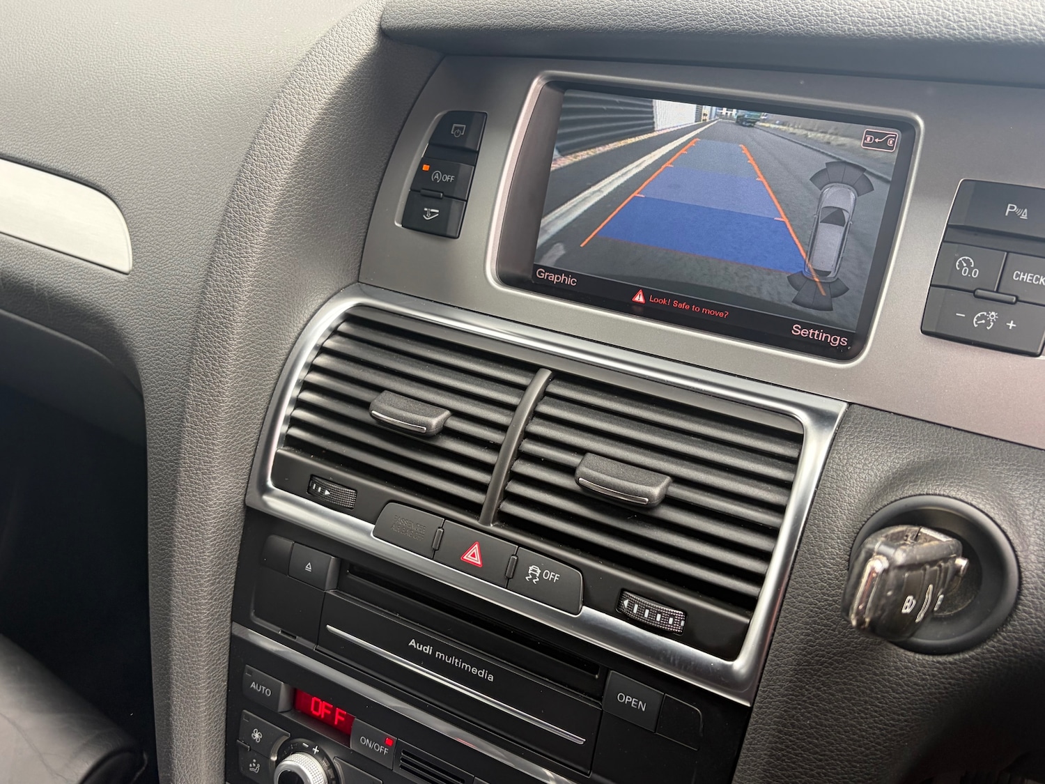 Used Audi Q7 2012 for sale - 78117063: Photo 23