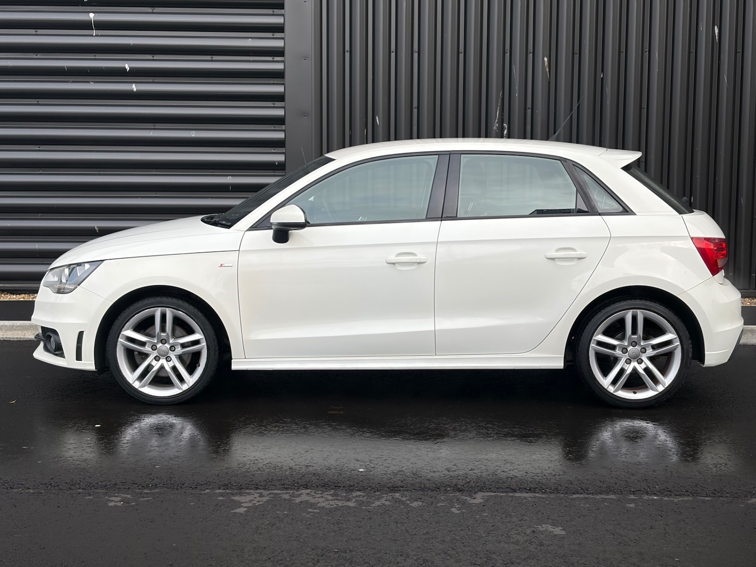 Used Audi A1 2014 for sale - 77705780: Photo 4