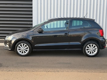 Used Volkswagen Polo 2016 for sale - 78501974: Photo