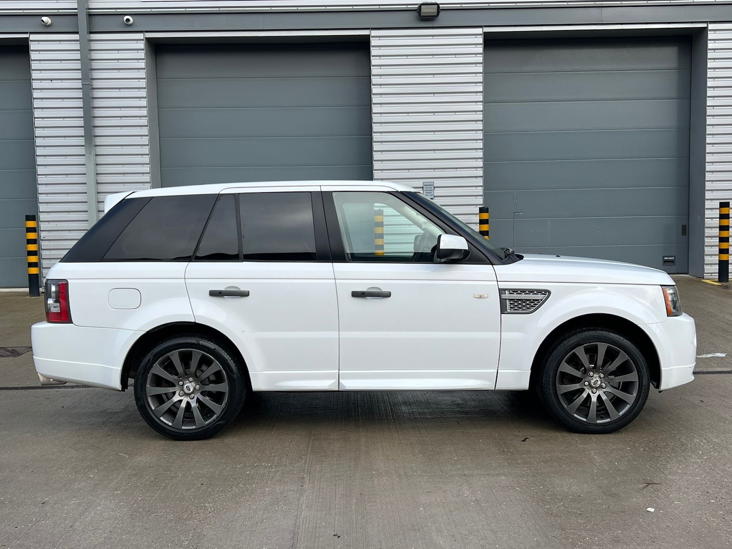 Used Land Rover Range Rover Sport 2010 for sale - 77228300: Photo 10