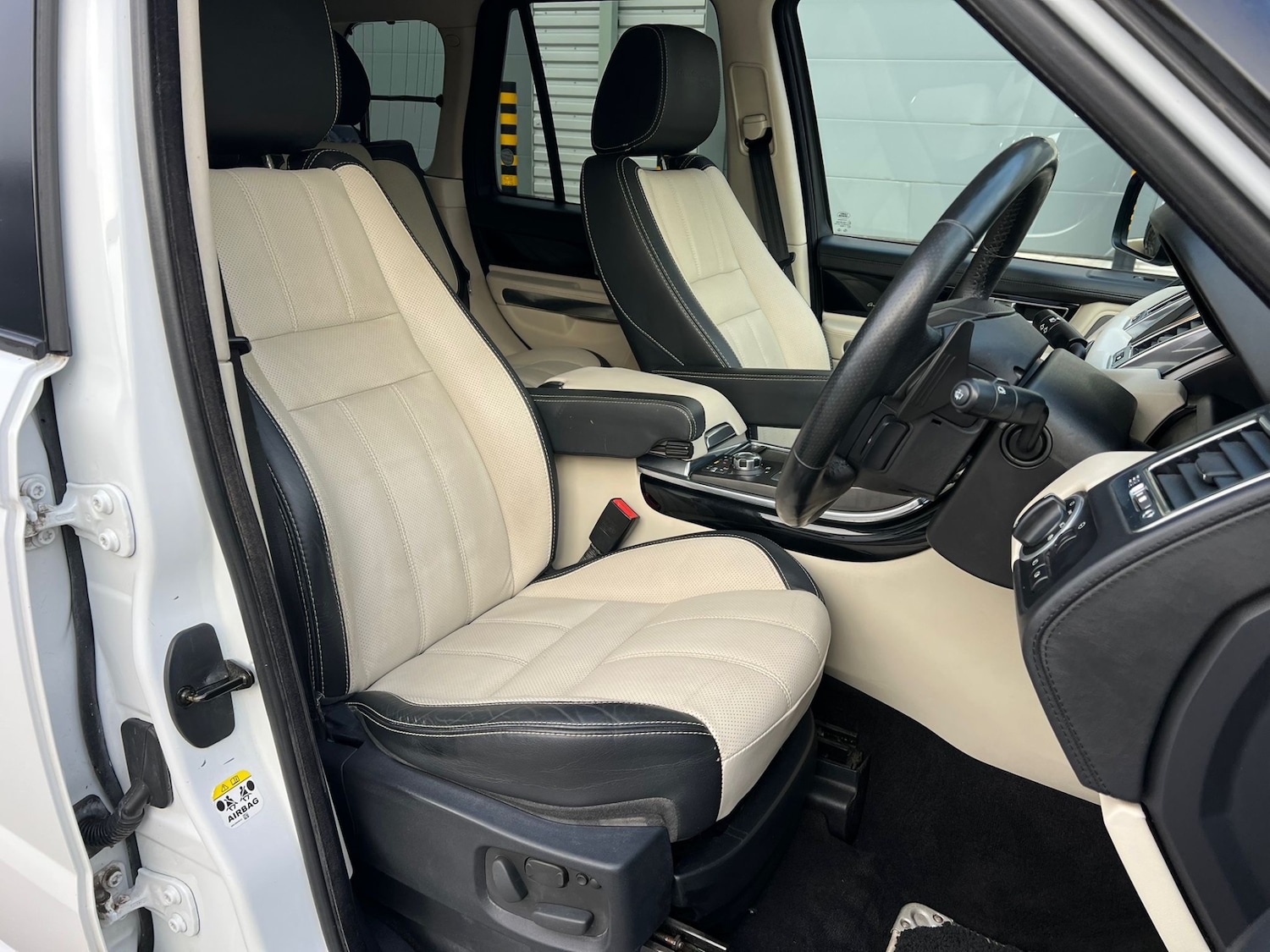 Used Land Rover Range Rover Sport 2010 for sale - 77228300: Photo 14