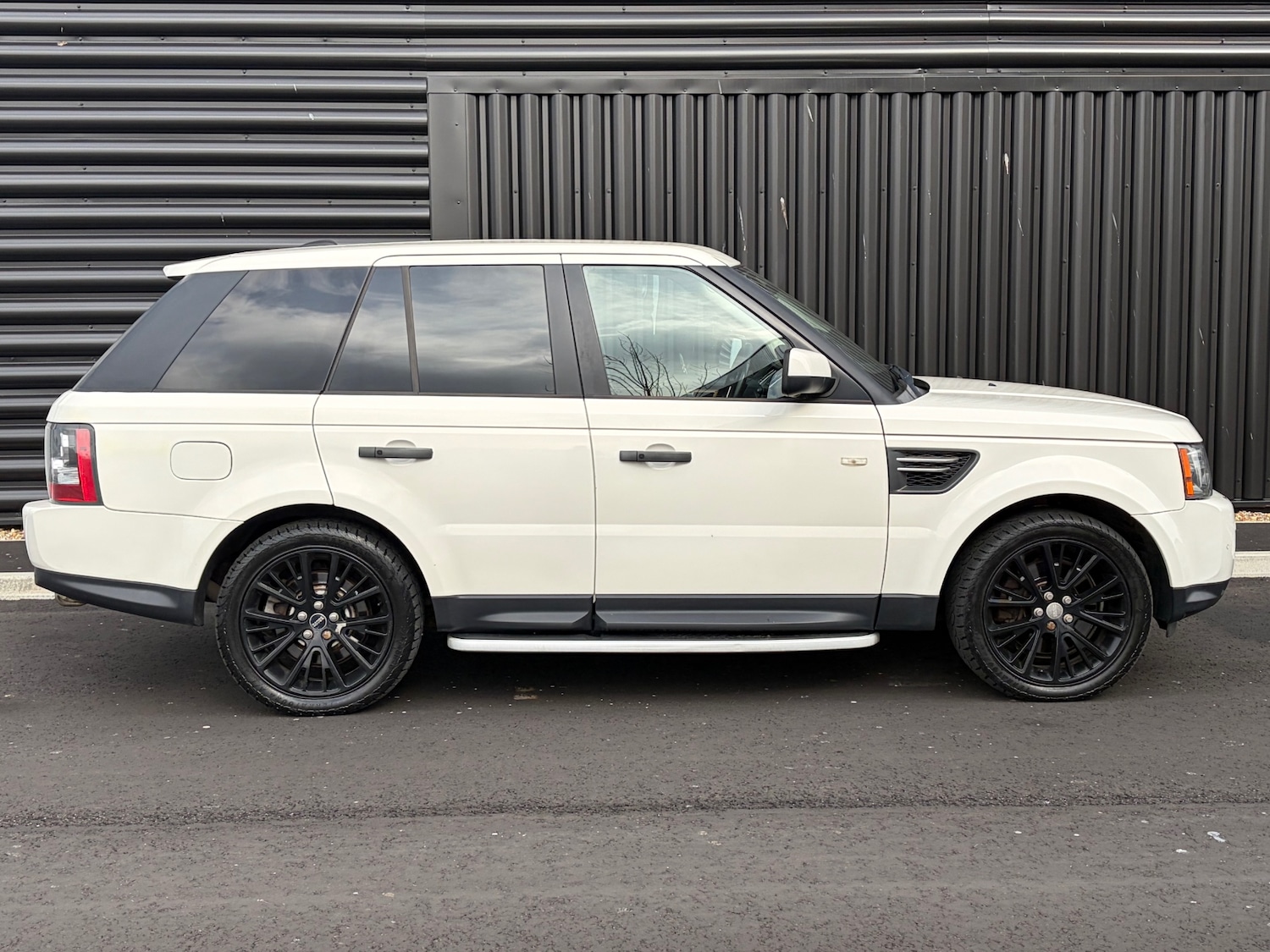 Used Land Rover Range Rover Sport 2010 for sale - 77695312: Photo 12