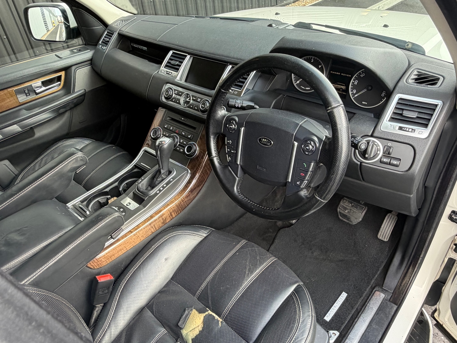 Used Land Rover Range Rover Sport 2010 for sale - 77695312: Photo 15