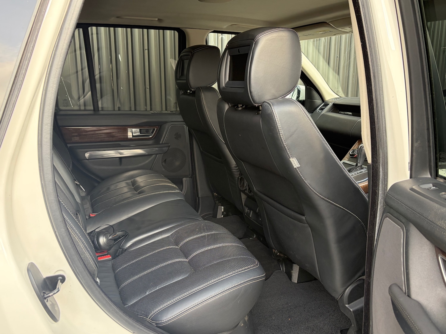 Used Land Rover Range Rover Sport 2010 for sale - 77695312: Photo 18