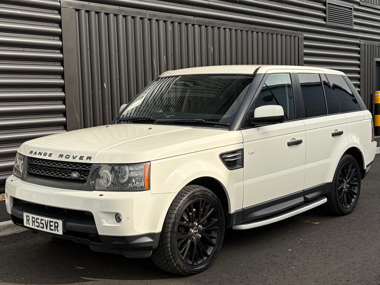 Used Land Rover Range Rover Sport 2010 for sale - 77695312: Photo 2