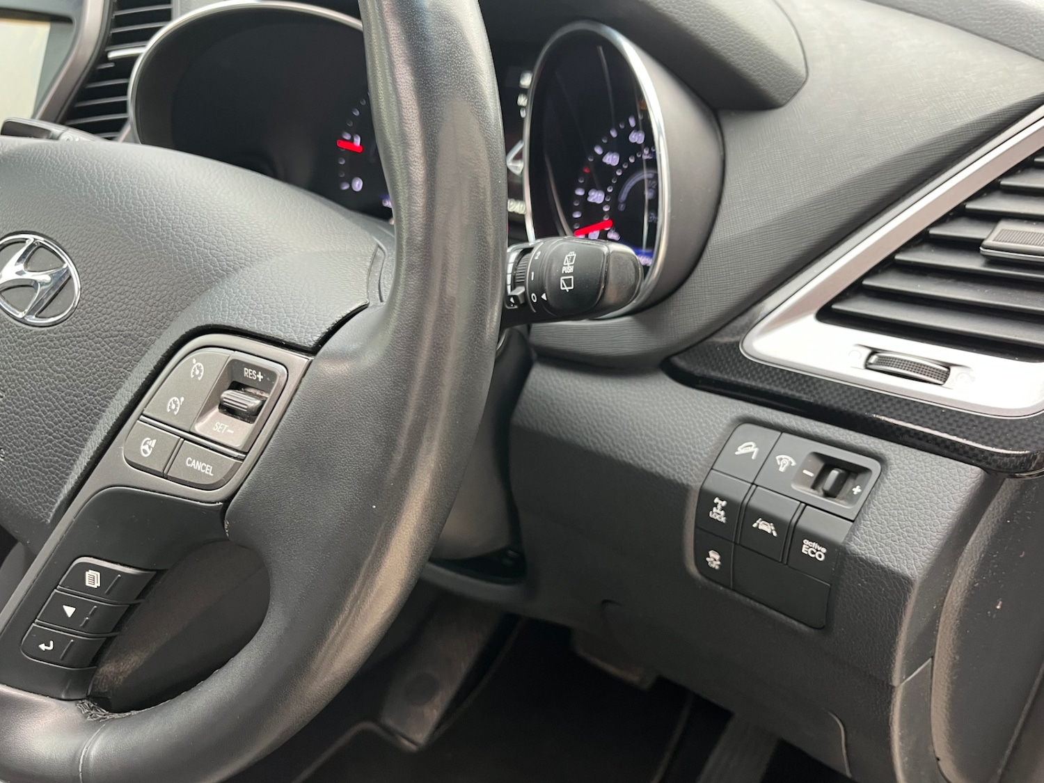 Used Hyundai Santa Fe 2015 for sale - 76440272: Photo 10