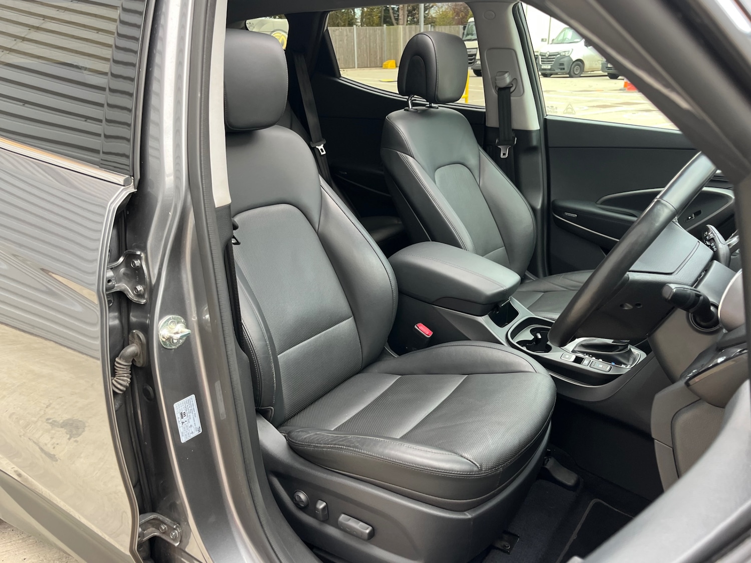 Used Hyundai Santa Fe 2015 for sale - 76440272: Photo 11