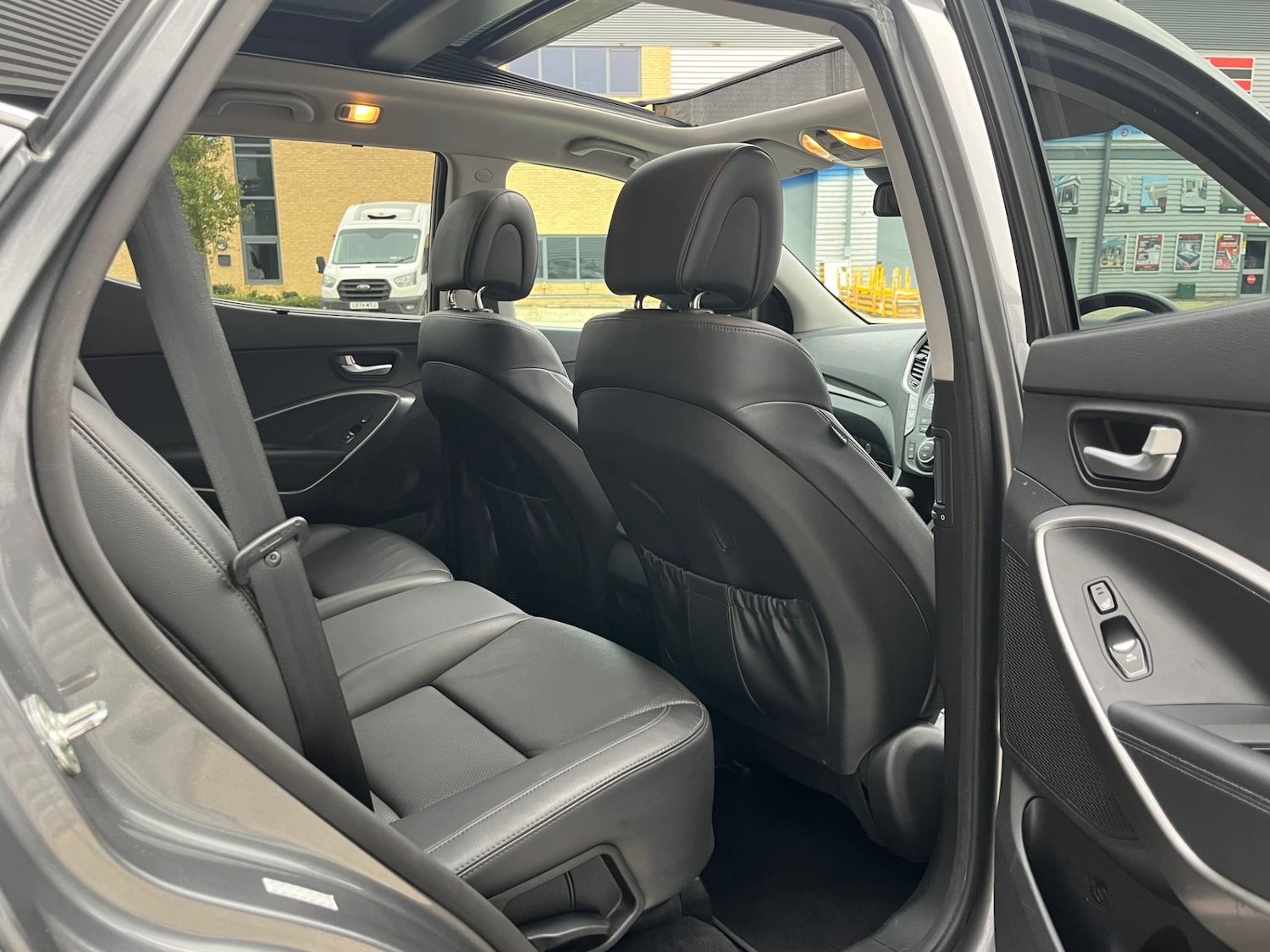 Used Hyundai Santa Fe 2015 for sale - 76440272: Photo 12