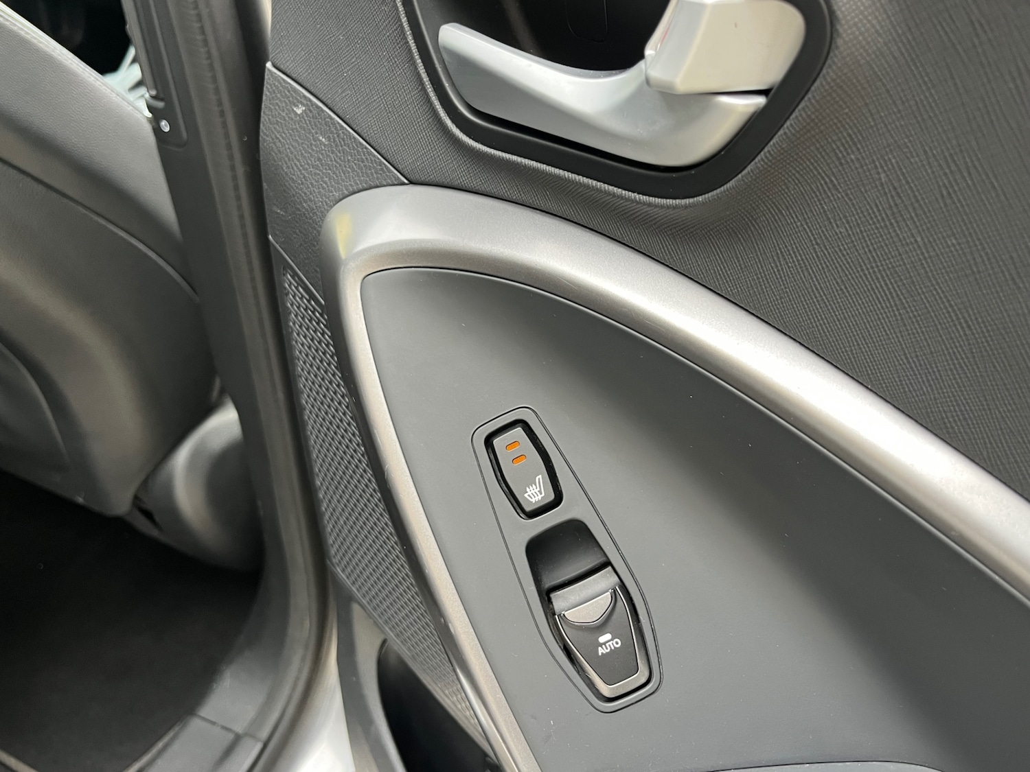 Used Hyundai Santa Fe 2015 for sale - 76440272: Photo 13