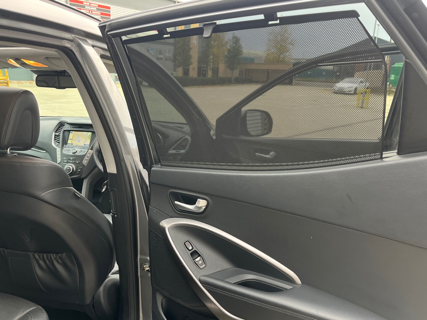 Used Hyundai Santa Fe 2015 for sale - 76440272: Photo 14