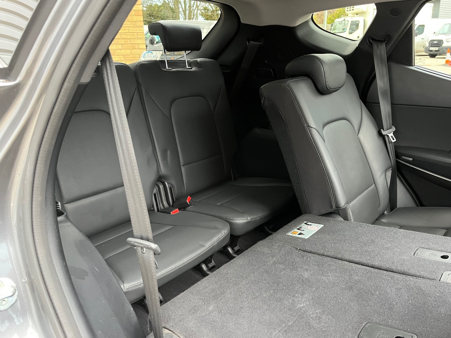 Used Hyundai Santa Fe 2015 for sale - 76440272: Photo 17