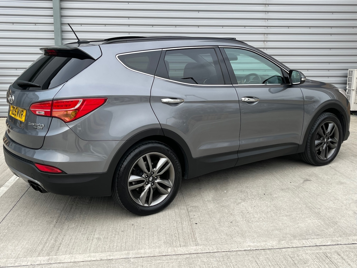 Used Hyundai Santa Fe 2015 for sale - 76440272: Photo 24