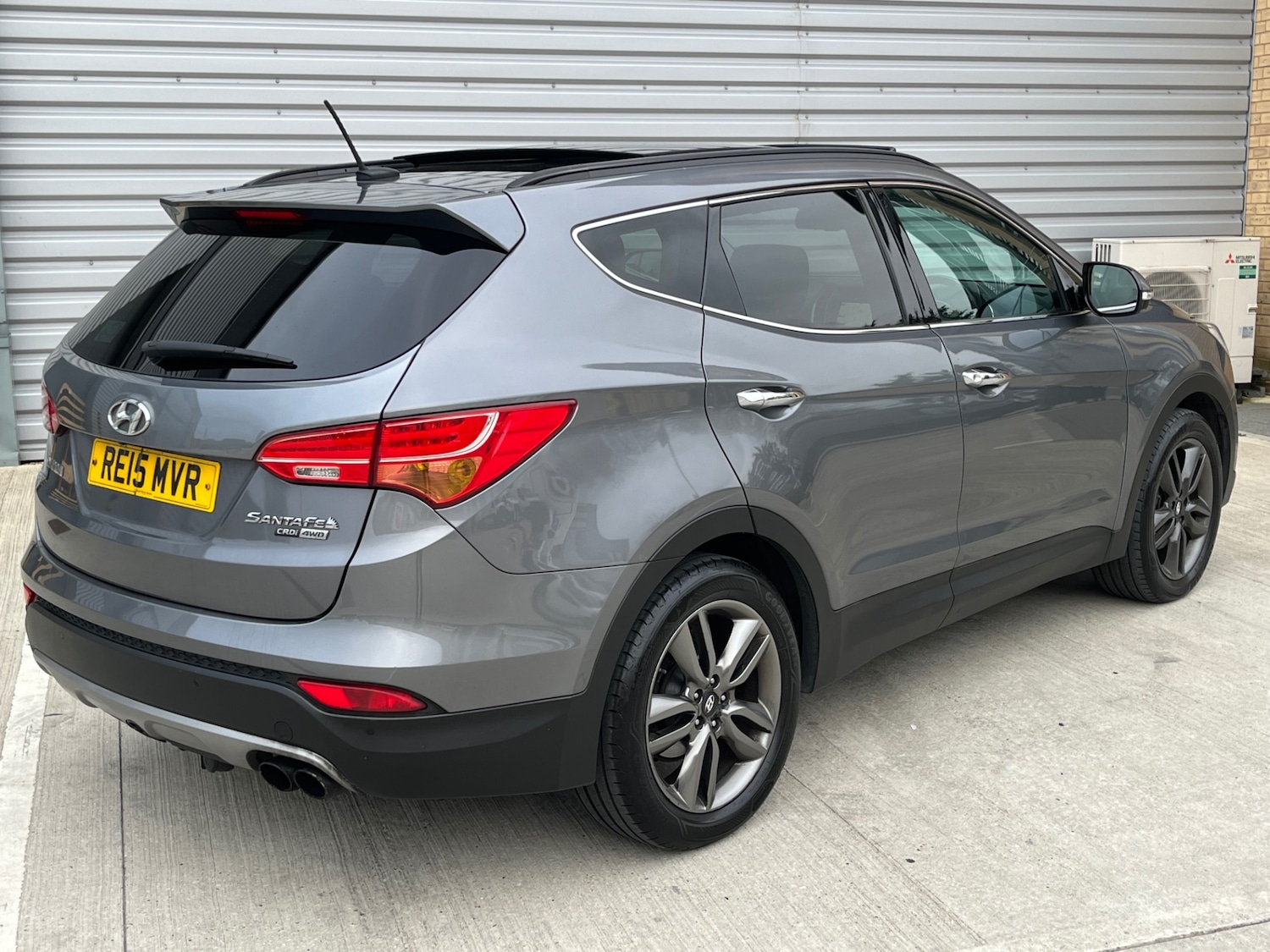 Used Hyundai Santa Fe 2015 for sale - 76440272: Photo 25