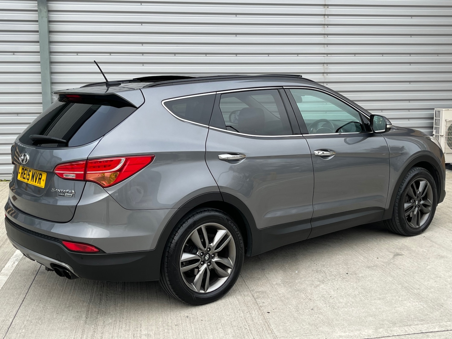 Used Hyundai Santa Fe 2015 for sale - 76440272: Photo 27