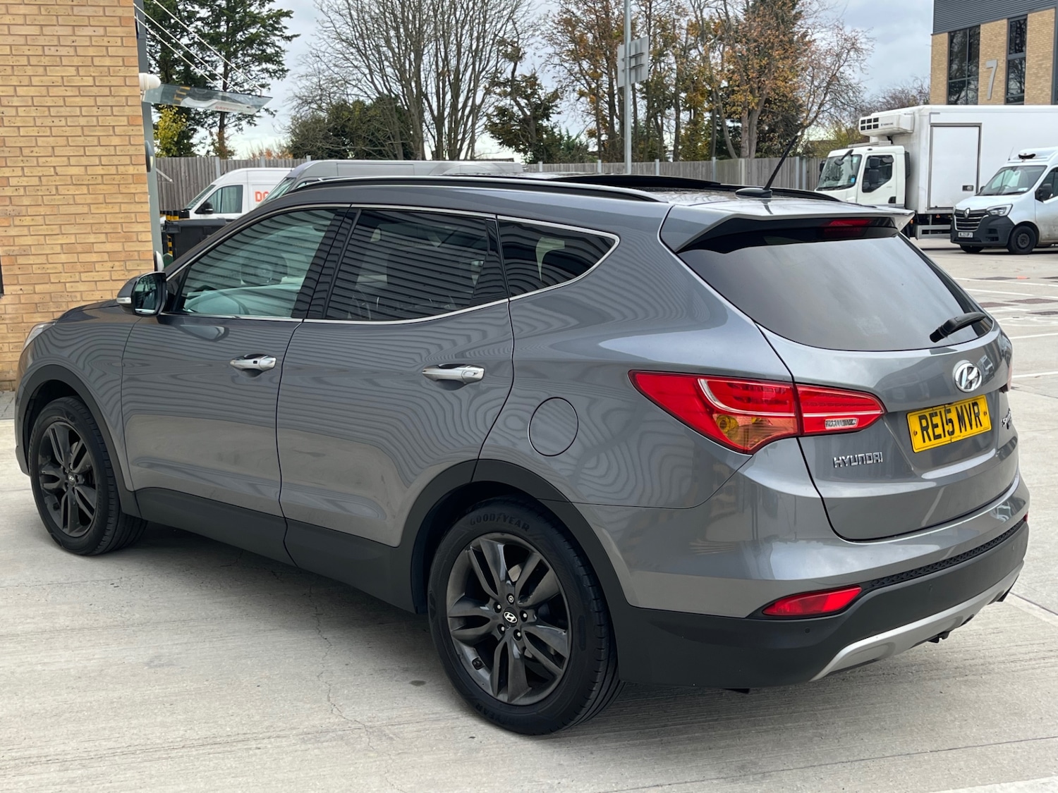 Used Hyundai Santa Fe 2015 for sale - 76440272: Photo 28