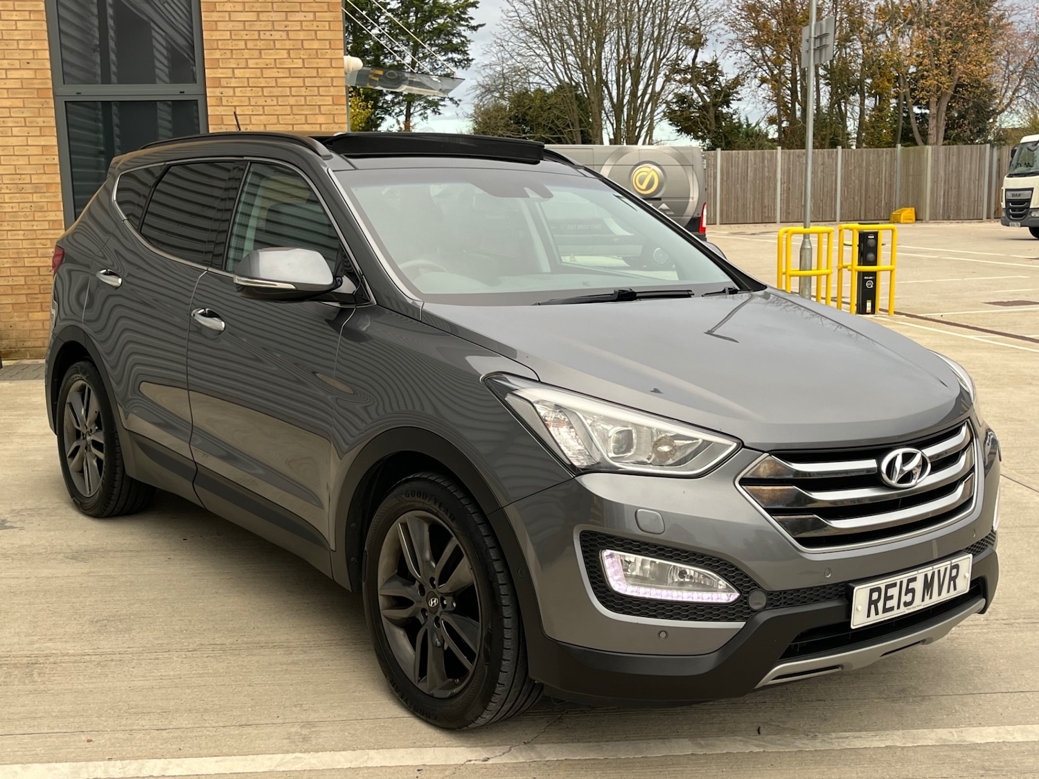 Used Hyundai Santa Fe 2015 for sale - 76440272: Photo 7