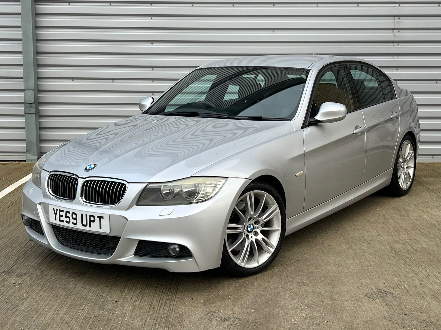 Used BMW 3 Series 2009 for sale - 77264586: Photo 2