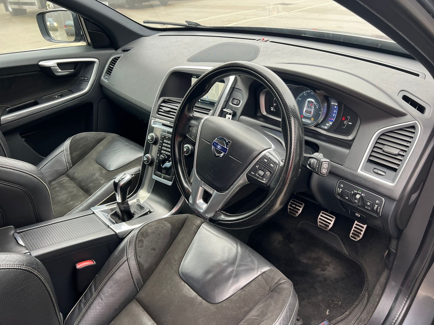 Used Volvo XC60 2015 for sale - 77140807: Photo 11