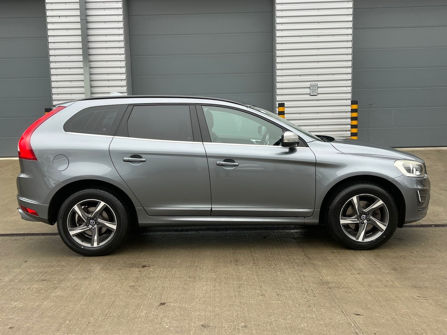 Used Volvo XC60 2015 for sale - 77140807: Photo 8