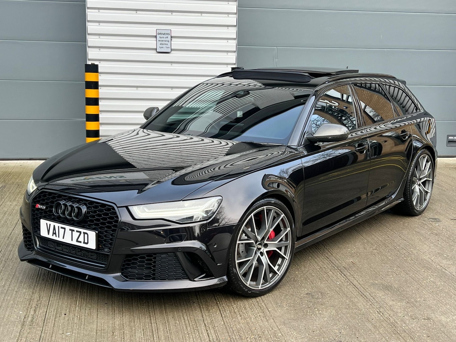 Used Audi RS6 2017 for sale - 77228079: Photo 2