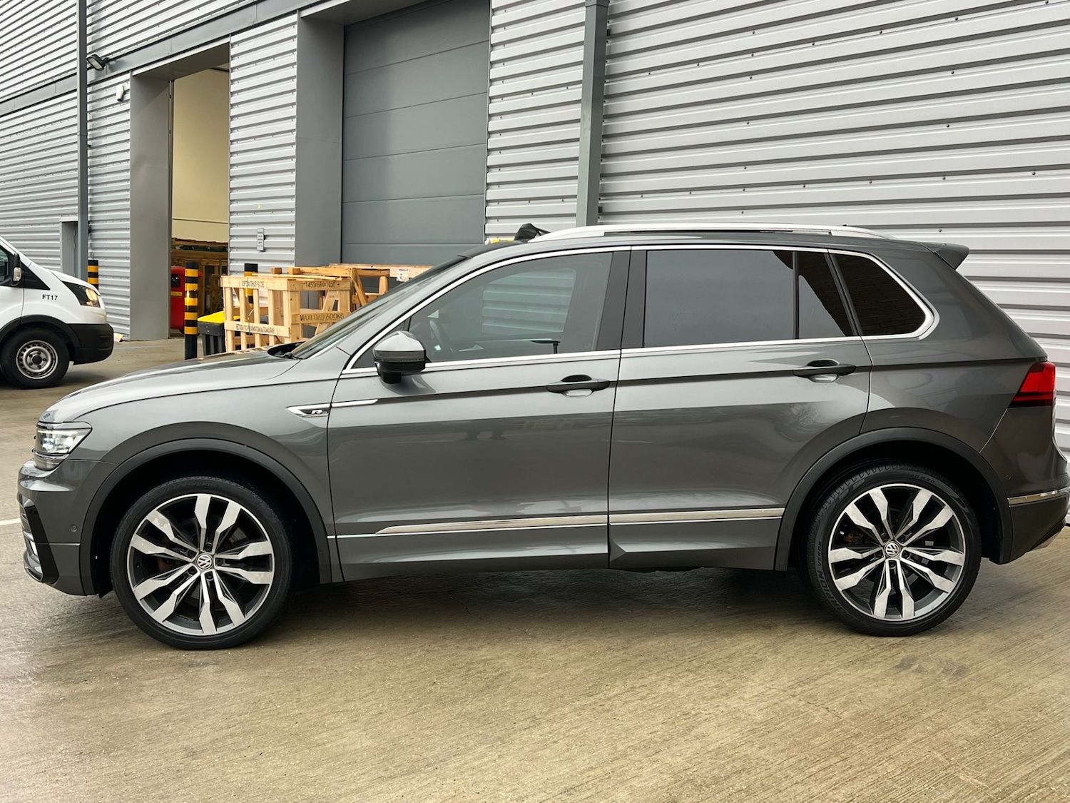 Used Volkswagen Tiguan 2017 for sale - 77214730: Photo 11