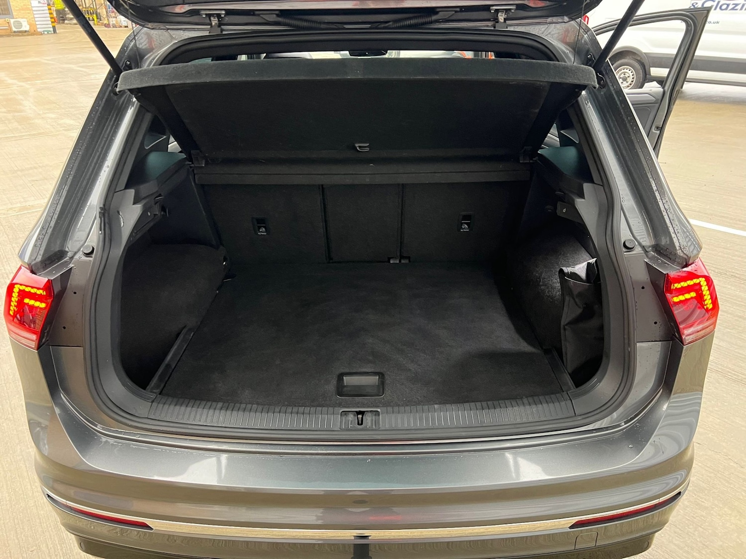 Used Volkswagen Tiguan 2017 for sale - 77214730: Photo 16