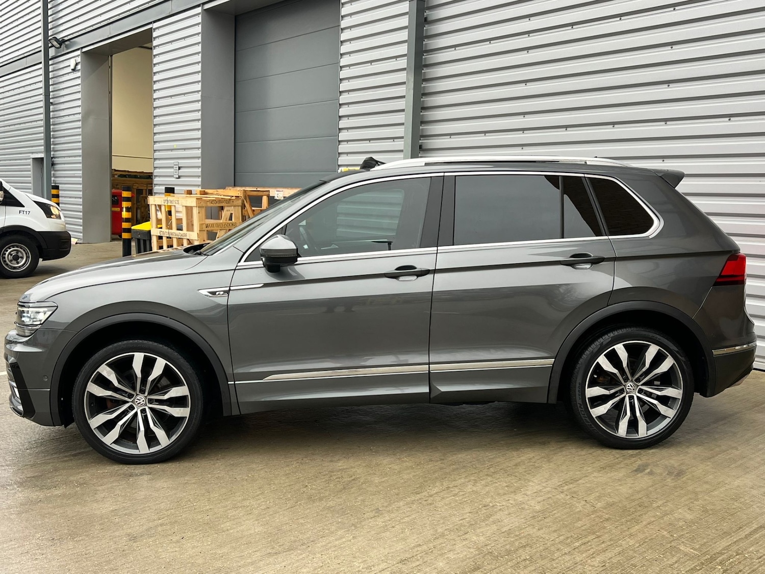Used Volkswagen Tiguan 2017 for sale - 77214730: Photo 4