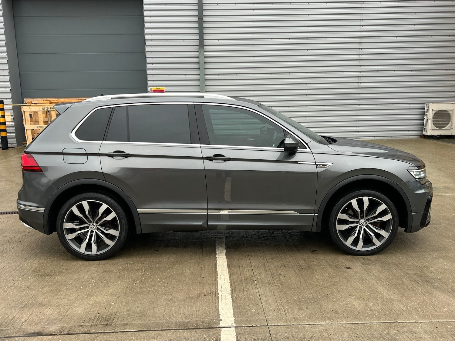 Used Volkswagen Tiguan 2017 for sale - 77214730: Photo 8
