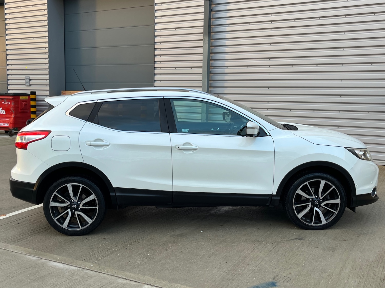 Used Nissan Qashqai 2014 for sale - 76334699: Photo 18