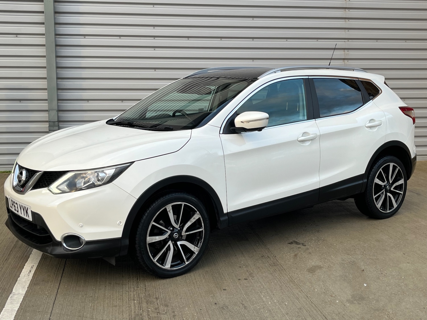 Used Nissan Qashqai 2014 for sale - 76334699: Photo 2