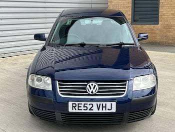 Used Volkswagen Passat 2002 for sale - 75695052: Photo