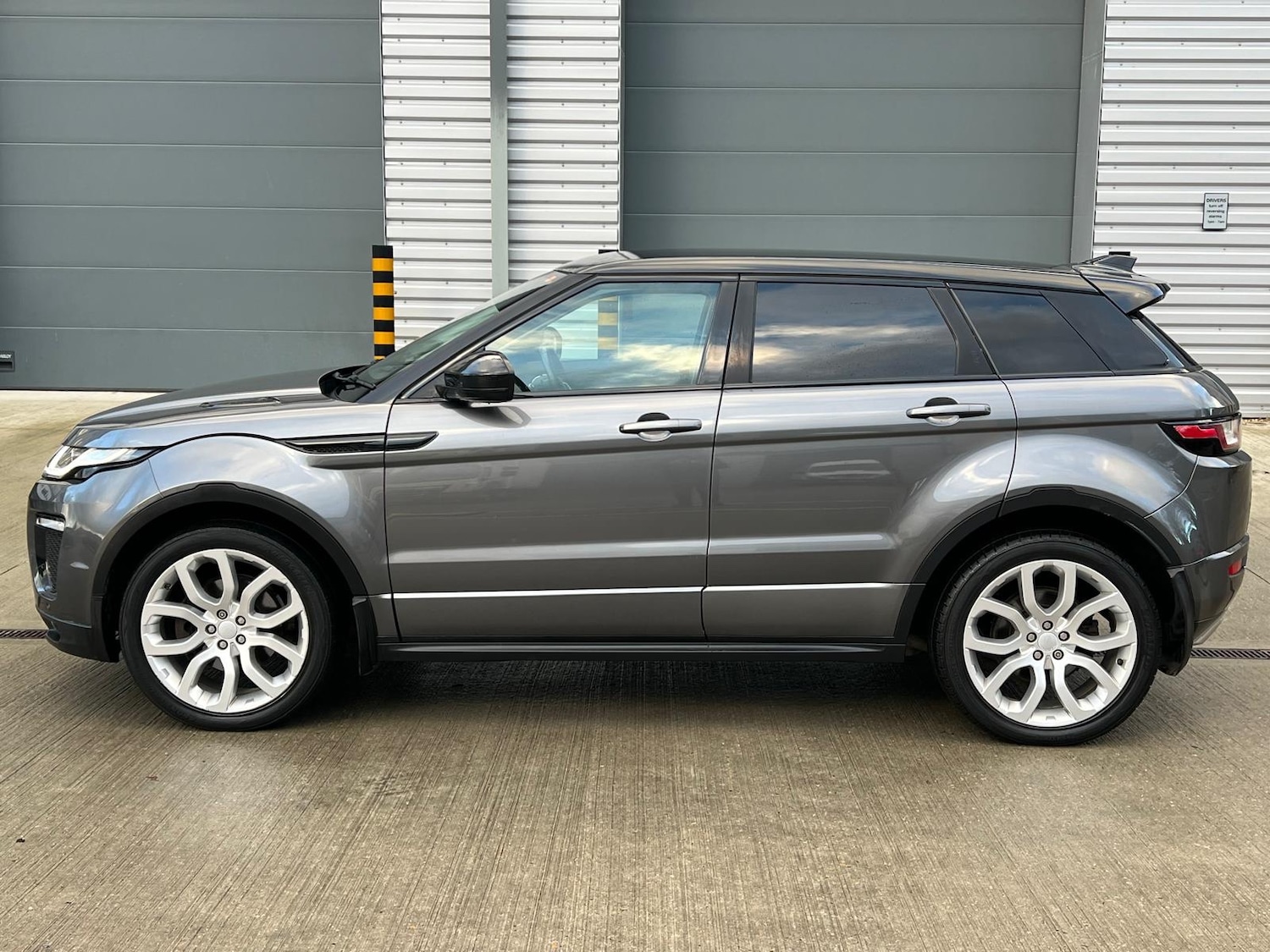 Used Land Rover Range Rover Evoque 2016 for sale - 77893146: Photo 4