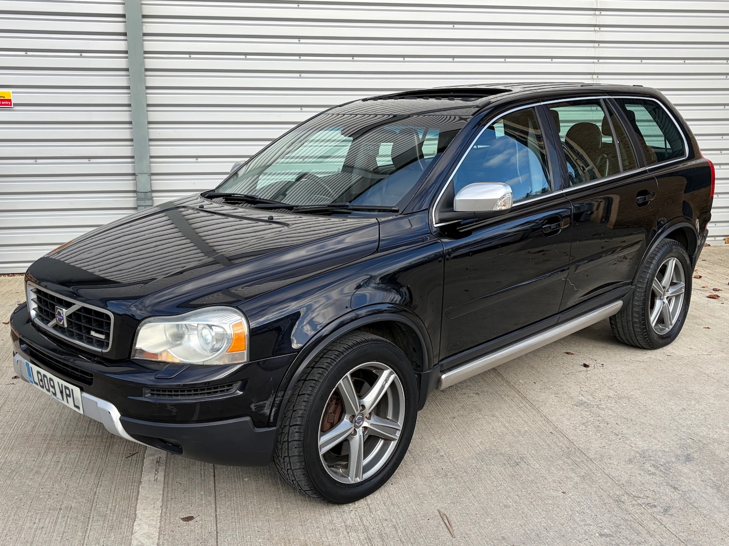 Used Volvo XC90 2009 for sale - 77045986: Photo 2