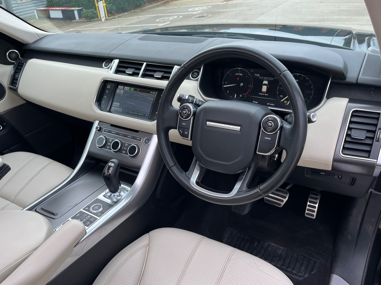 Used Land Rover Range Rover Sport 2015 for sale - 76536238: Photo 15