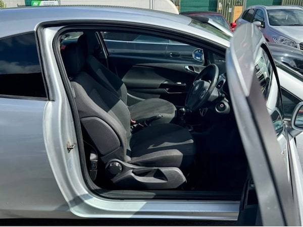 Used Vauxhall Corsa 2009 for sale - 76086328: Photo 4